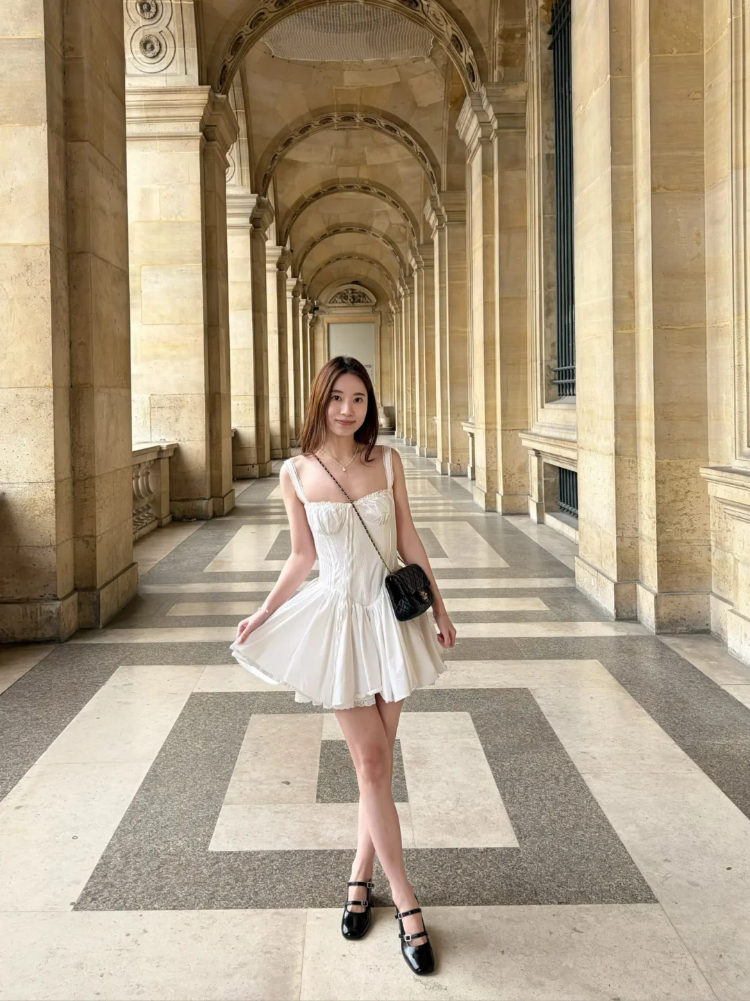 巴黎热浪🇫🇷两周前还穿风衣，冷的发抖呢