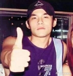🌷周杰伦陪我走过最长人生路的男人周杰伦一开口我的青春就回来了跨越年少与成年的双