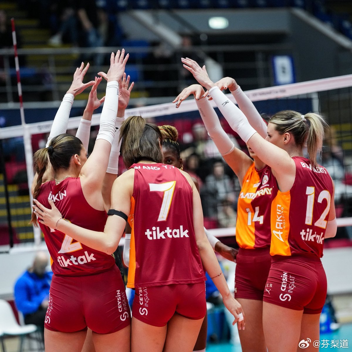 王媛媛国际排坛动态土耳其杯女排半决赛：瓦基弗银行3-0（25-19/25-20/