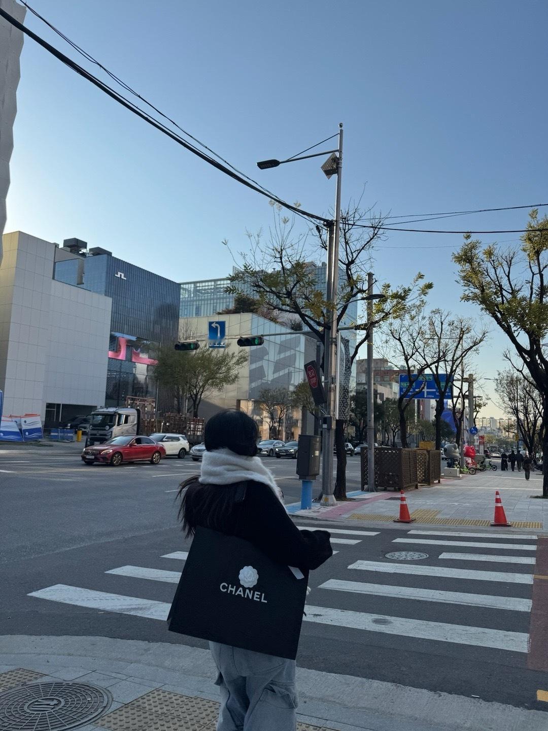 好冷 这次能实现在汉江边吃泡面的愿望么 