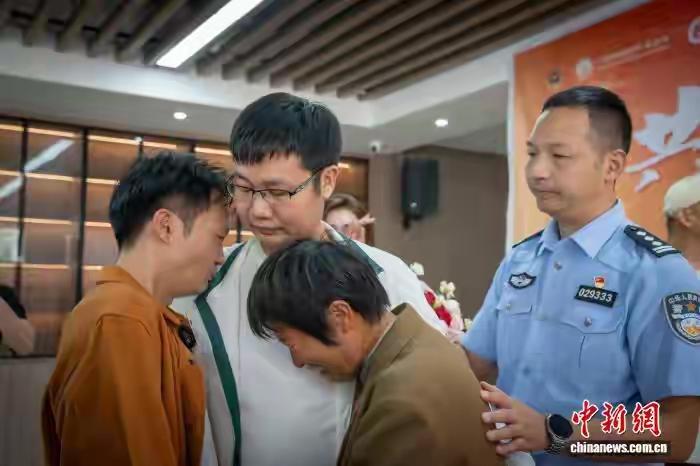 36年前，4岁的男童崔元茂在陕西安康被拐走，至今与家人分离多年。经过公安机关的不