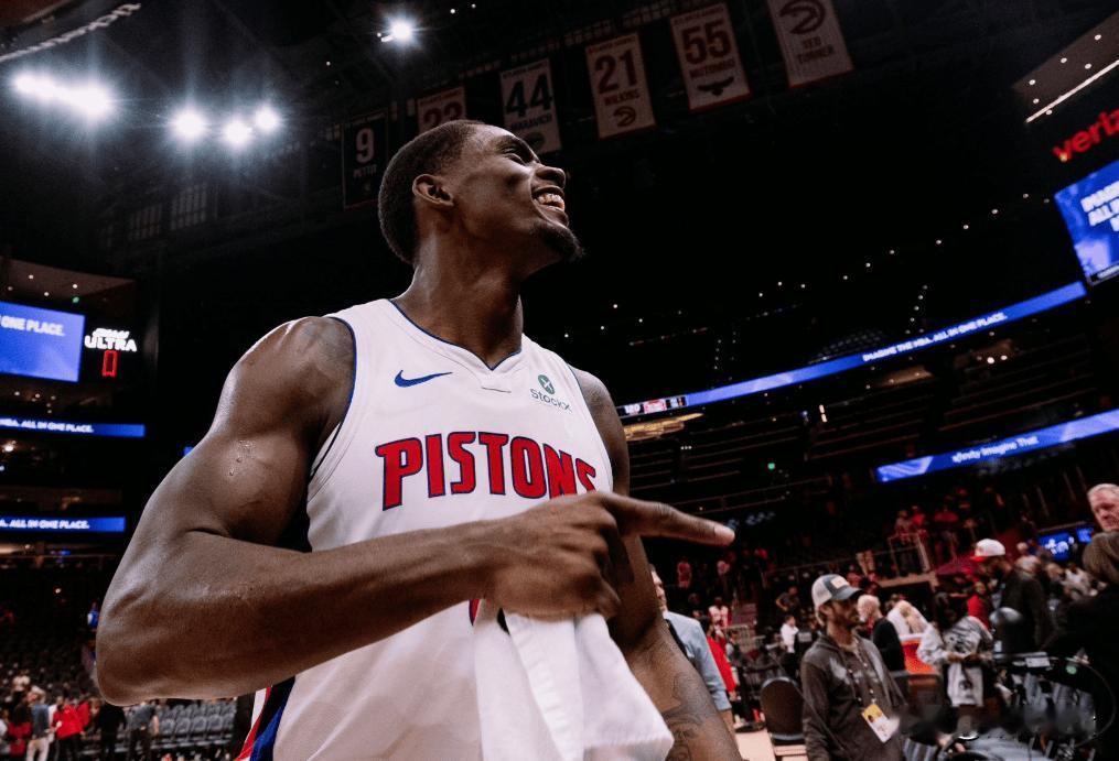 NBA这赛季竞争太激烈了！目前连胜榜上，活塞一马当先，豪取11连胜，稳居东部第一