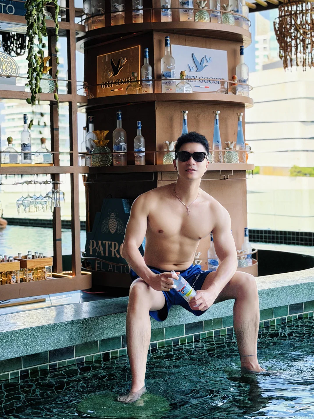 在泰兰德花50元玩转曼谷高空泳池酒吧