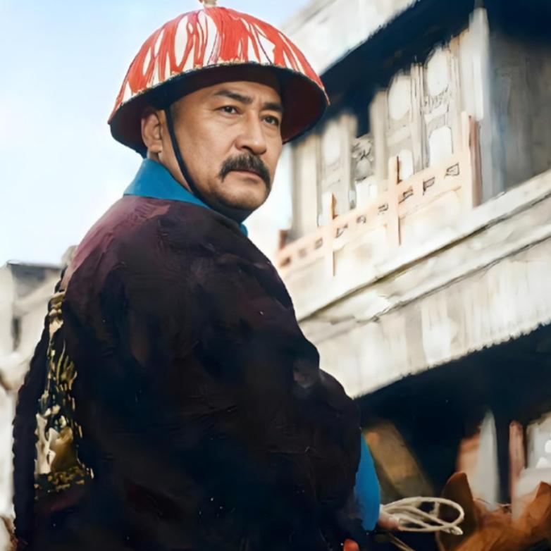翻看清末那些历史， 
发现一个很奇怪的细节！
肃顺其实原本是可以稳赢的。

咸丰