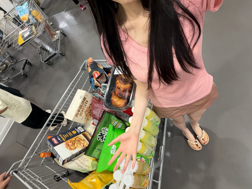 思慕圣地  生活是漫长的独白，而你是我偶尔听见的回声。虽然短暂，却让我相信，在这