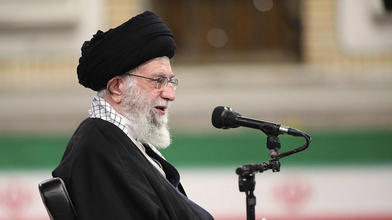 特朗普不打伊朗，比打更危险，
伊朗不要再抱有幻想。
只能说特朗普要用“更高明”的