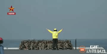 会挽雕弓如满月，西北望，射天狼！仰角这么高，年轻就是好啊！这梦幻般的场景，还真的
