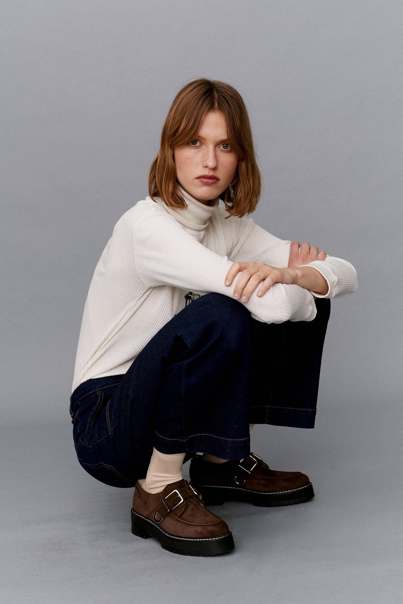 Alexa Chung 2020秋冬系列，被Vogue评价为“宁静的奢华”。它不