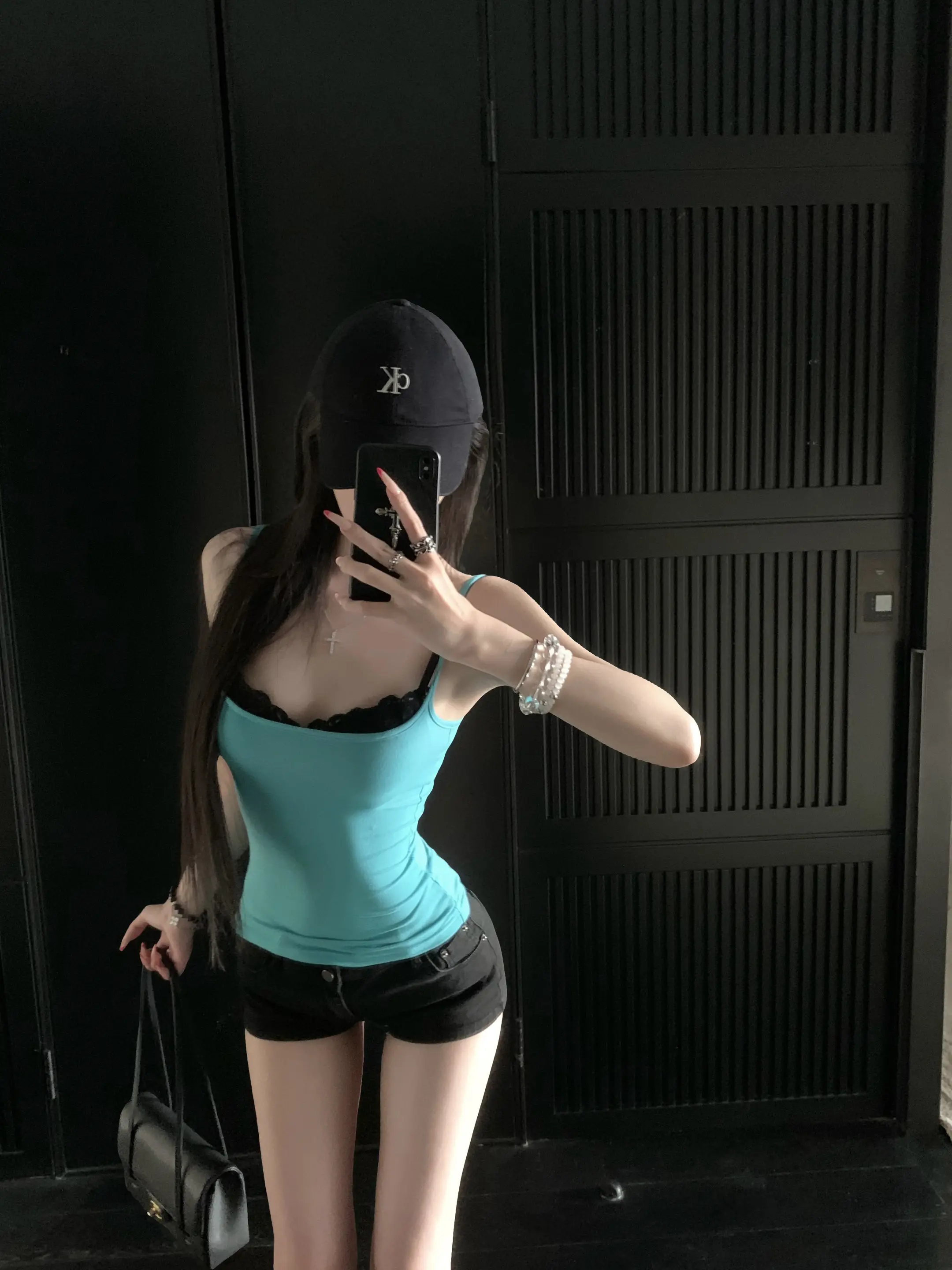 睡醒看到自己的好身材什么气都消了