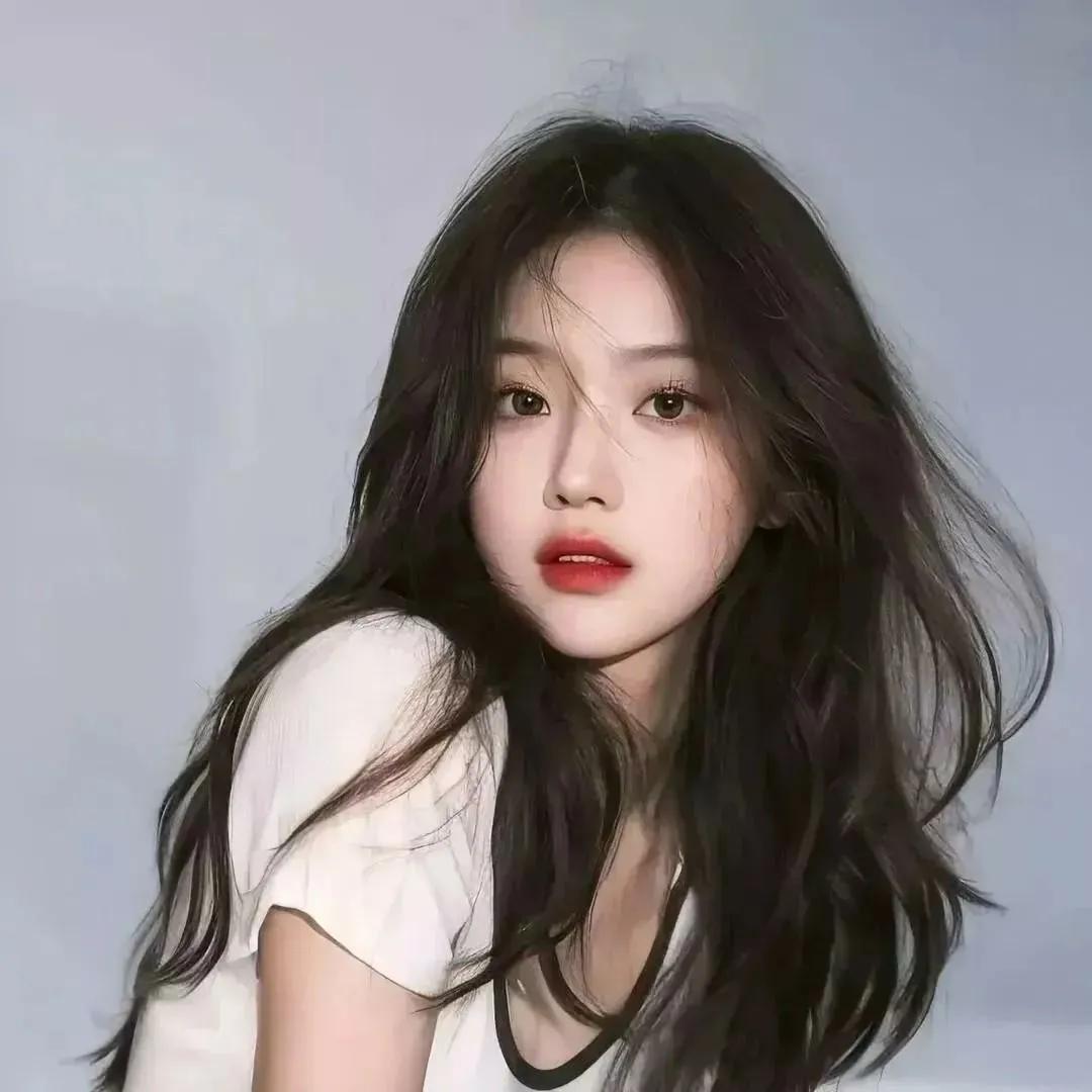 温柔长发，甜美红唇，梦幻少女风。温柔气质少女风 温婉长发少女 温柔长发少女 黑亮