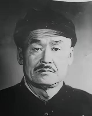 解放战争时期    军队干预地方要受严厉处分，​特别是土改时期，土改是中央下达的