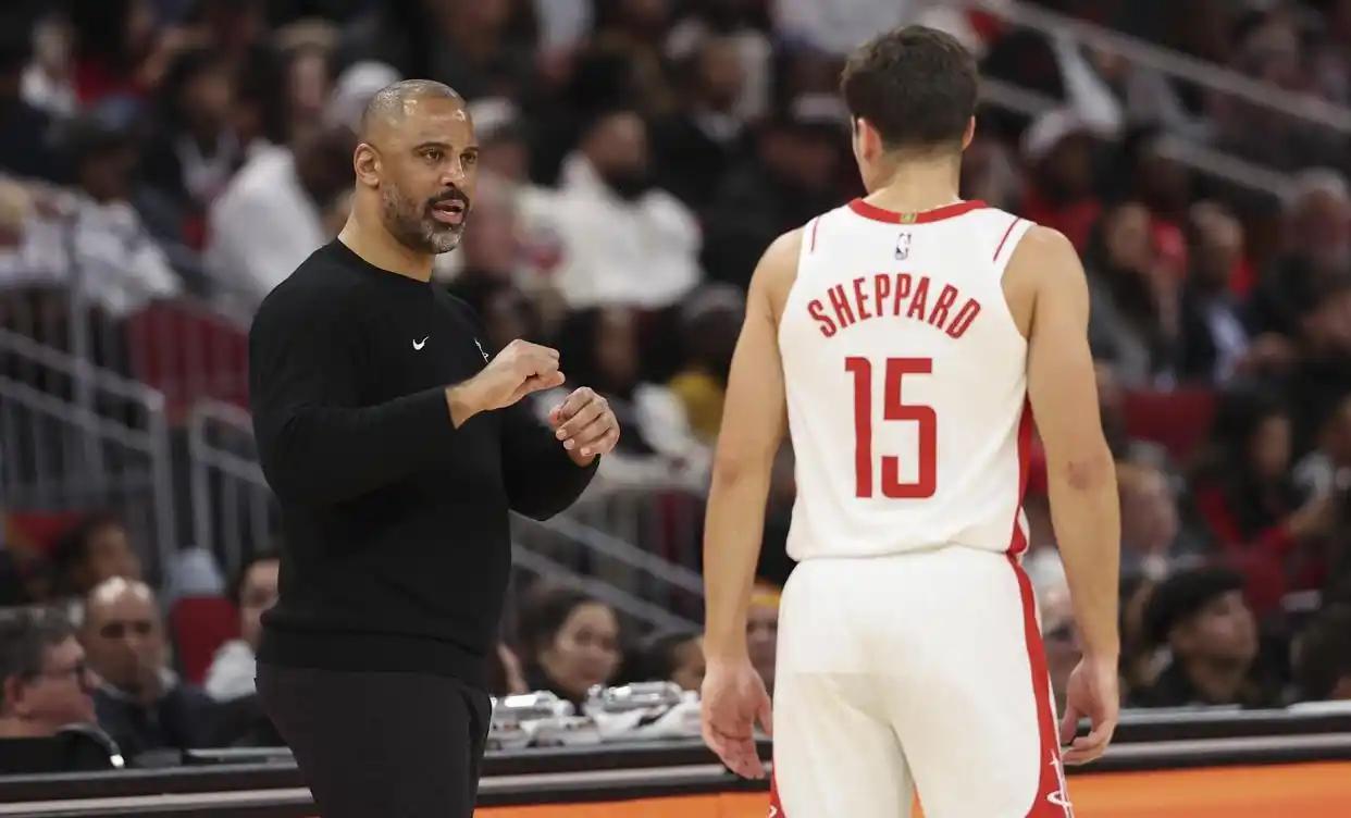 乌度卡还真听球迷劝！

上一场打76人，在谢波德带领反击并反超的情况下，在加时赛