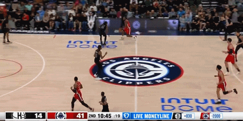 投篮机器人啊
伦纳德的投篮太准了
伦纳德绝对是现役联盟中投篮最稳的球星，是真正的