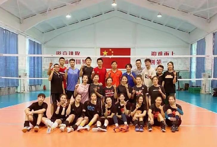 孟子璇官宣退役 李盈莹惊喜亮相评论区！

今天天津女排的自由人孟子璇，在社交媒体