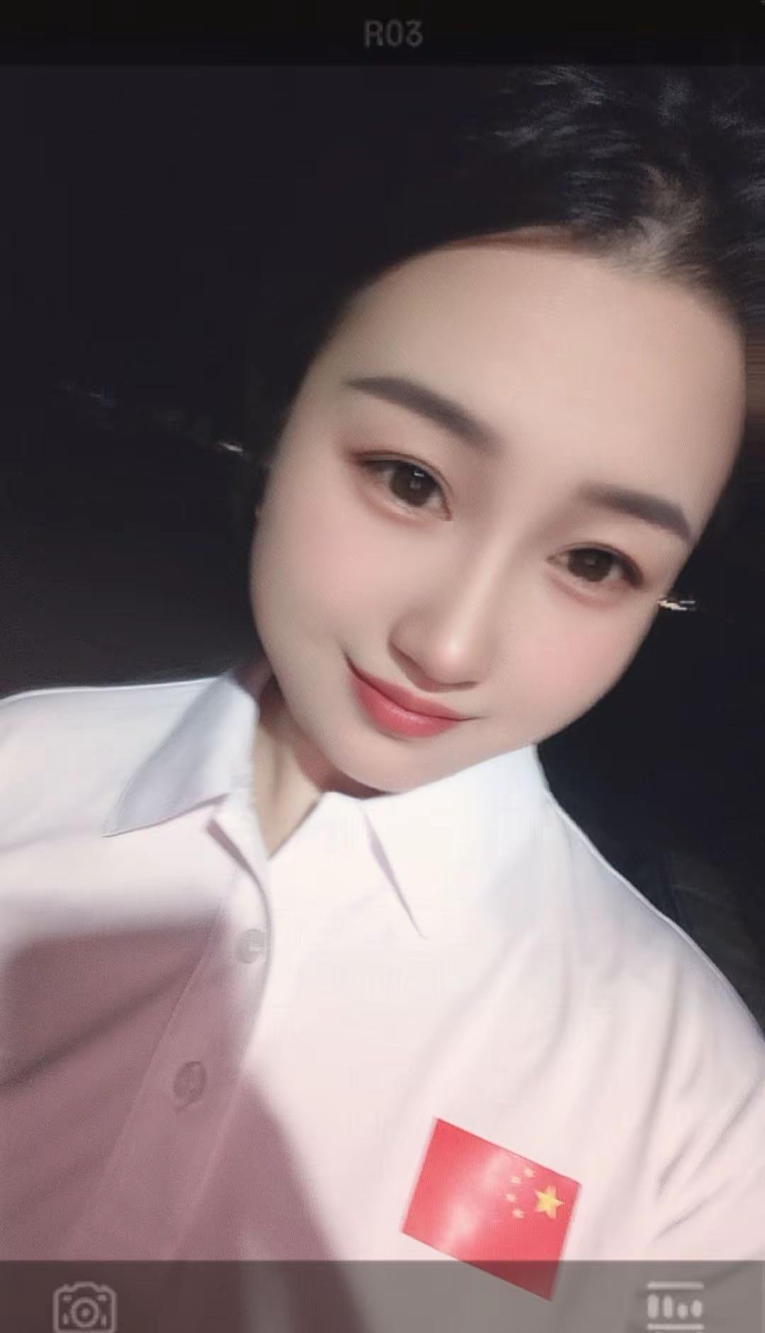 人这一辈子有两次命，第一次是活给别人看的，第二次才是活给自己的。而两次生命，