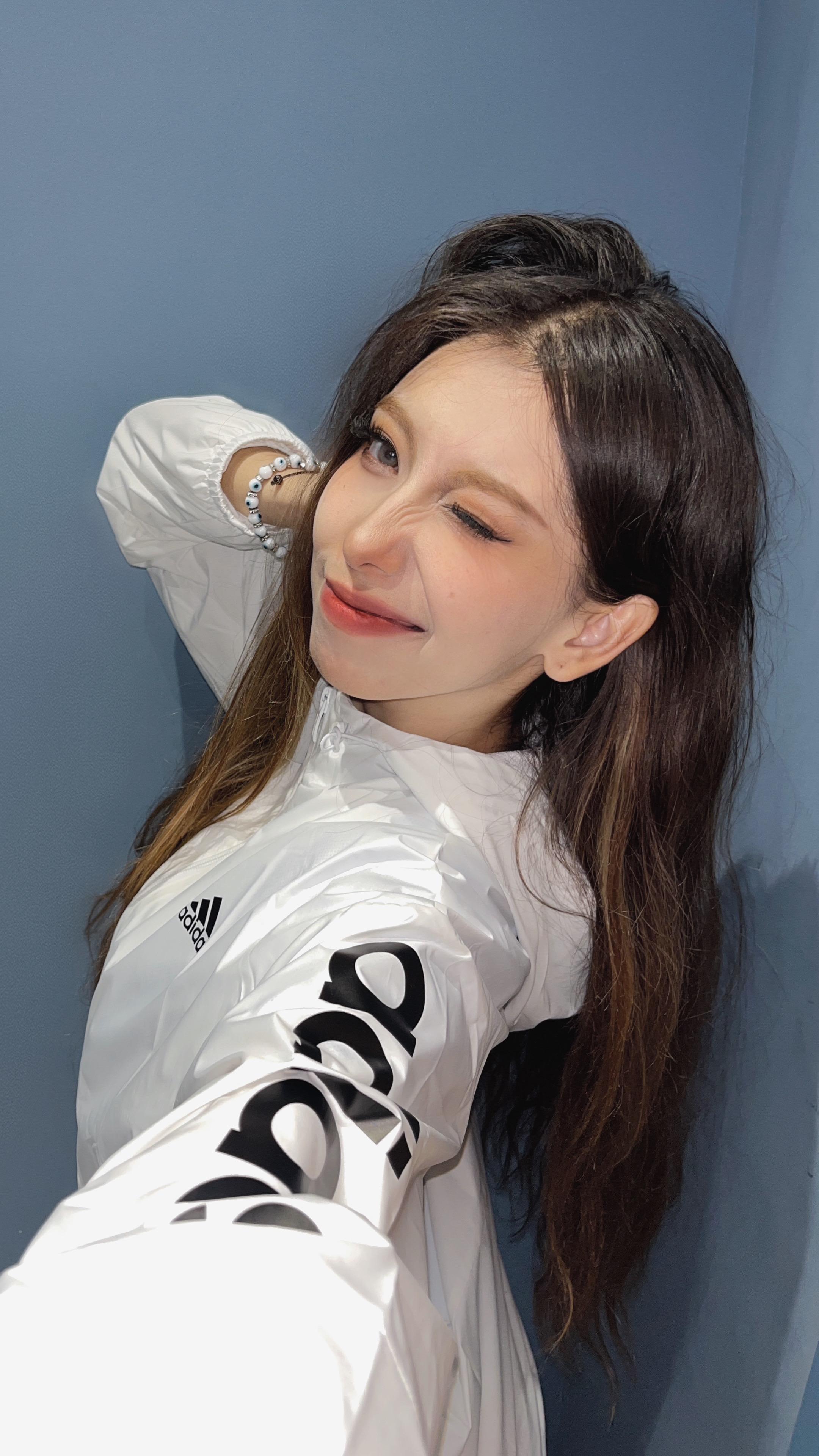 封心锁爱了。(锁了但没完全锁，钥匙在门框上面185可以够到）