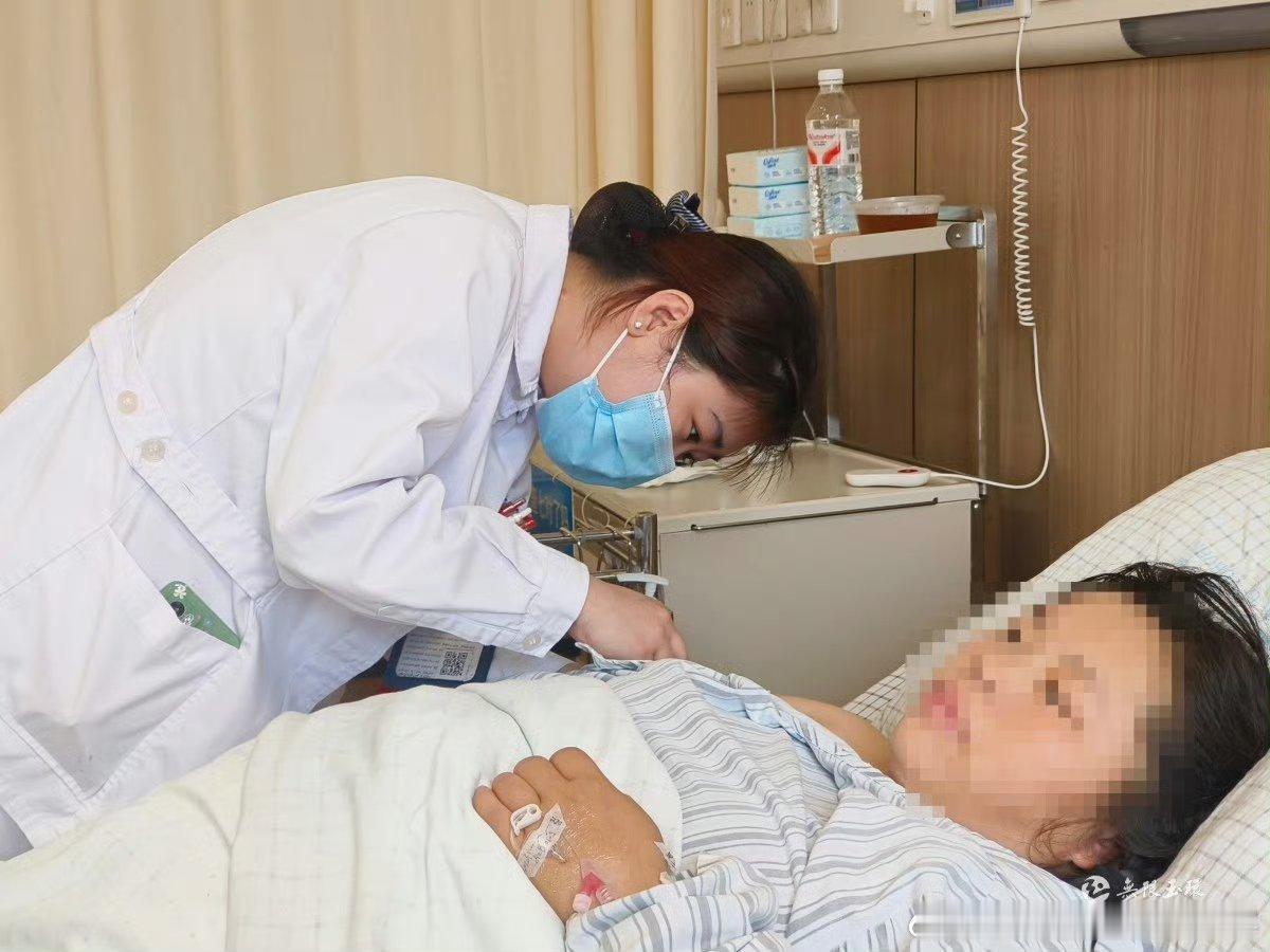 玉环双胞胎姐妹护士九年的温暖与守护玉环双胞胎姐妹携手深耕护理岗位，用专业技能缓解