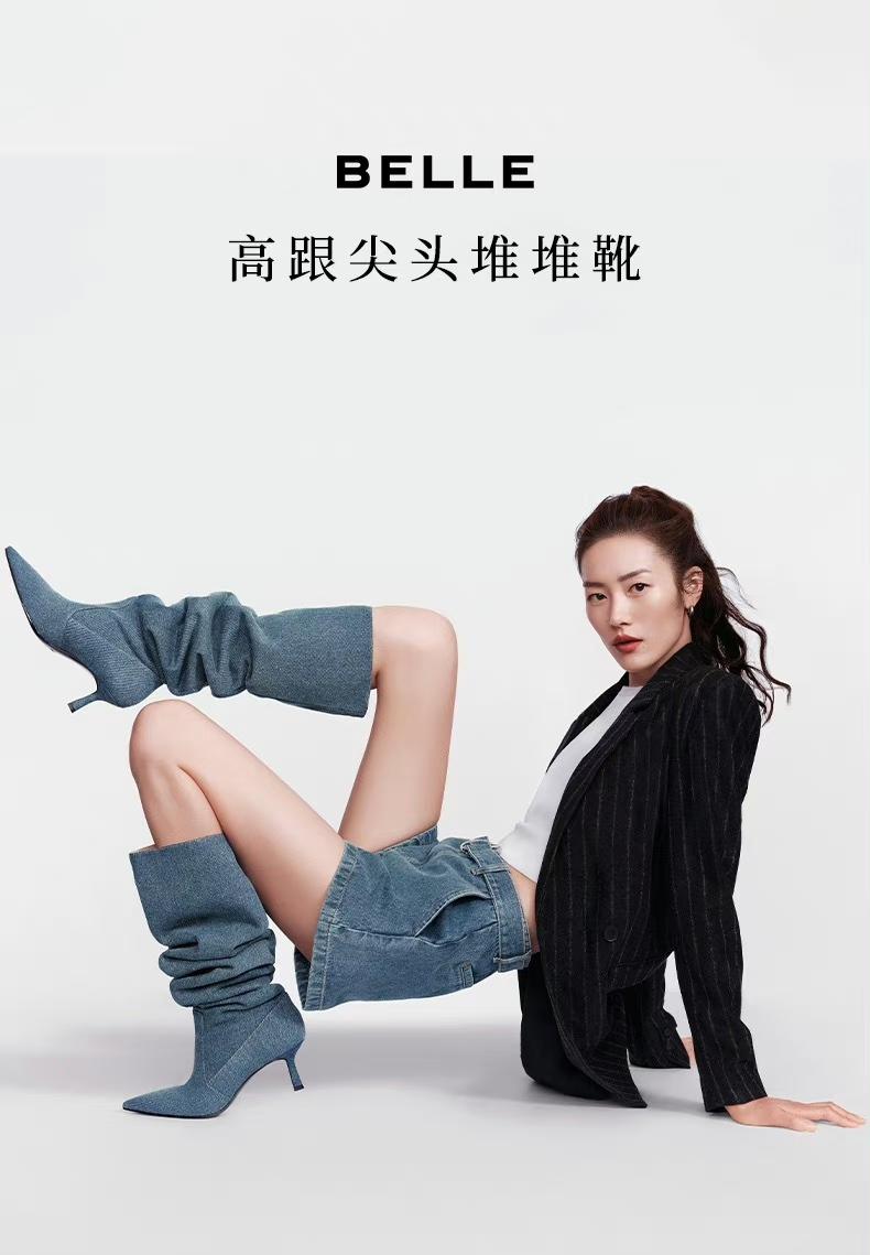 超模刘雯最新品牌照释出，黑西装搭牛仔短裤透着一股活泼氛围，而插兜动作显得特别大方