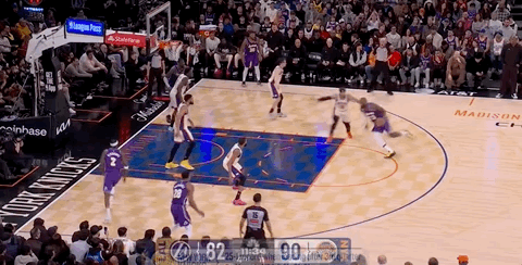 第四节开始，詹姆斯率先抛投拿分！湖人vs尼克斯