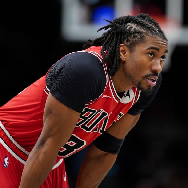 公牛把艾维裁了…理由是他多次发表涉及宗教及其他话题的激烈言论，还包含反对LGBT