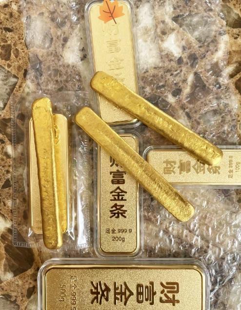 这波黄金，不卖不行吗？
均价1000块一克入了100克黄金，早上开盘咬咬牙全清了
