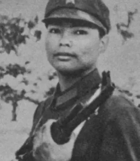 1979年，在攻打78号高地时，19岁小战士岩龙打仗时消失，打完了后却又出现了，