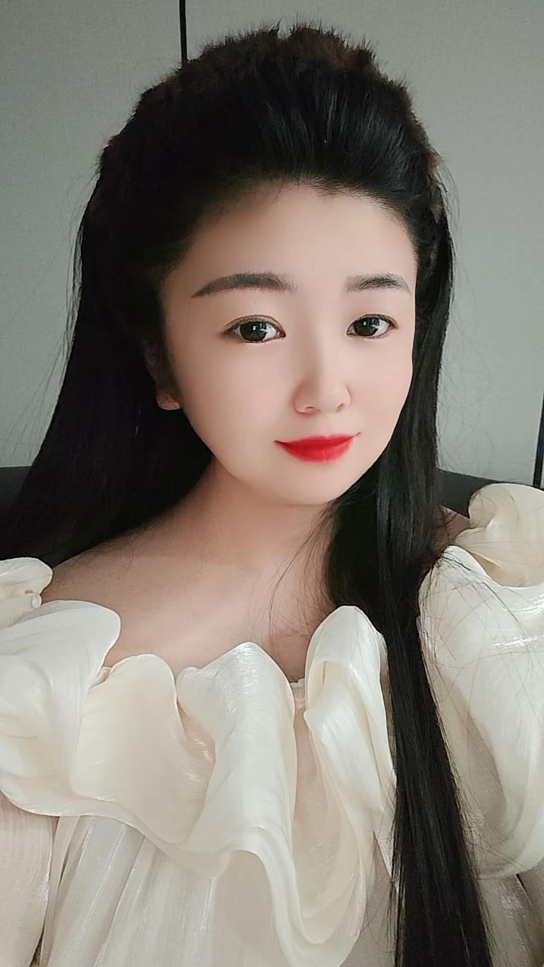 每当我很累，撑不住的时候，我会停下来，告诉自己，再坚持一下，熬过去了就好了，就这