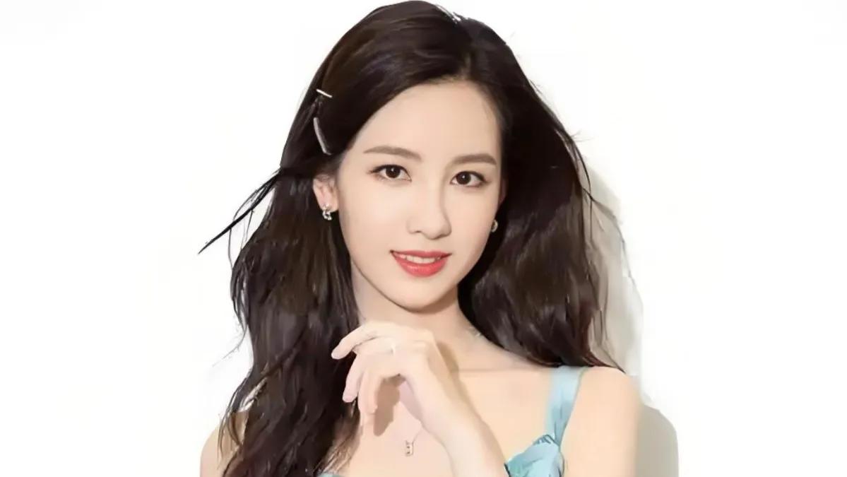 陈都灵：女主之路，配角之光？

陈都灵，一位备受瞩目的女演员，如今正站在事业的十