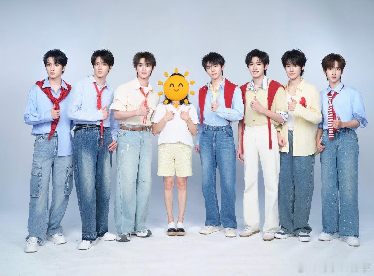 工作人员分享和时代少年团合照 ​​​