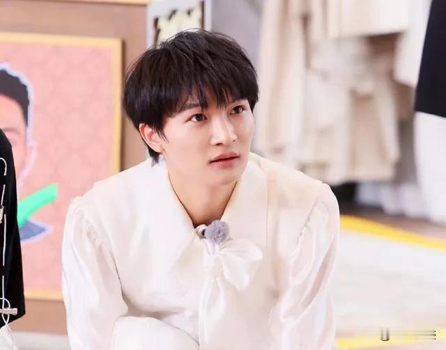 #周深的歌曲你喜欢听哪一首呢？# 
周深是个无疑是现在乐坛的佼佼者，但是他的歌曲