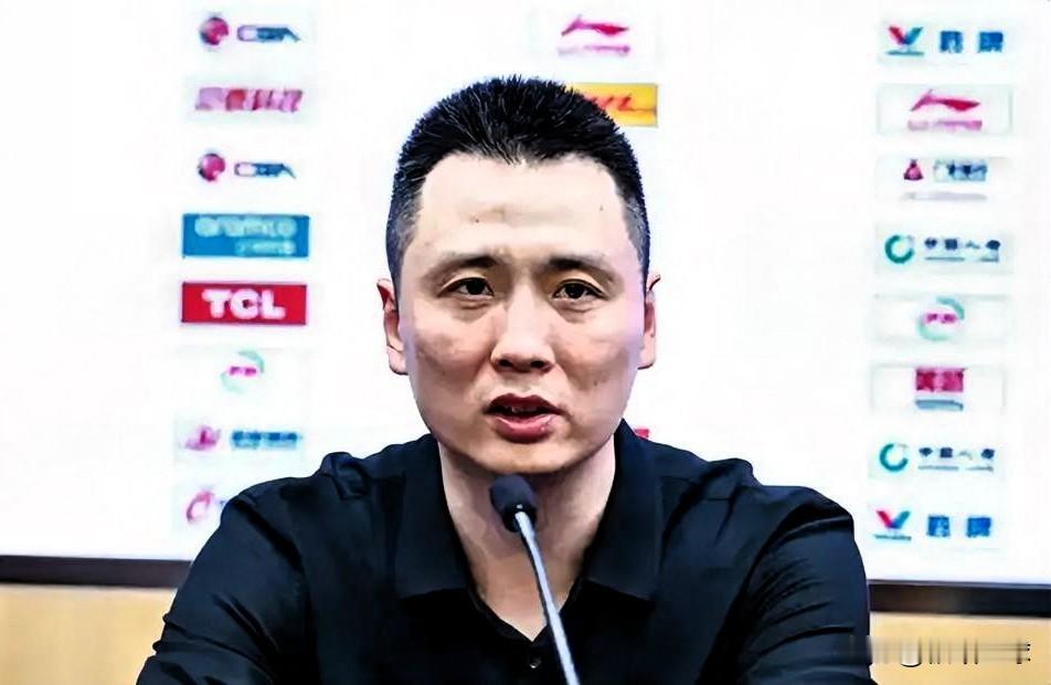 卢伟摊牌了！北京双塔根本不是问题，上海赢球只需要做好一件事

今晚，CBA半决赛