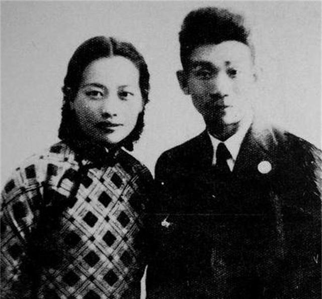 1938年，郁达夫与王映霞久别重逢，想要同她同衾共枕，她却推三阻四。两天后，王映