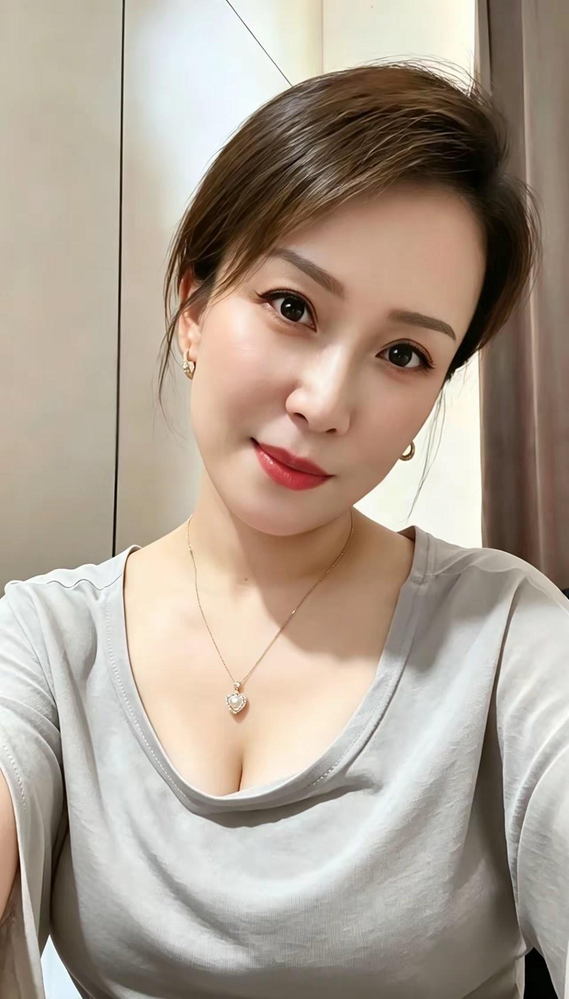 如果有缘到达你所在的城市，

你会请我喝杯奶茶吗？

这话看着像句玩笑，细品全是