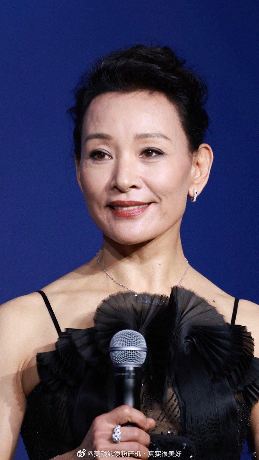 女明星眼睛小真的比眼睛大抗老 小眼睛以邬君梅 陈冲 刘亦菲 为例 大眼睛以杨幂 