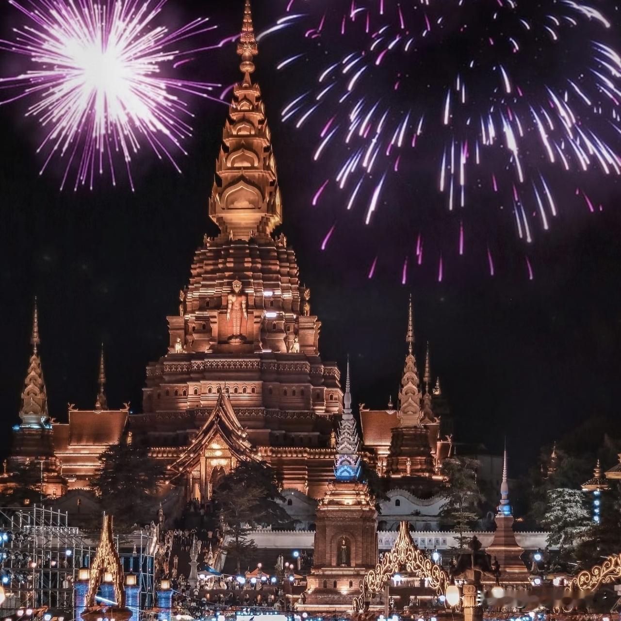 【2026年的第一场浪漫！六个适合跨年旅行的目的地】
新年的钟声即将敲响，你想在
