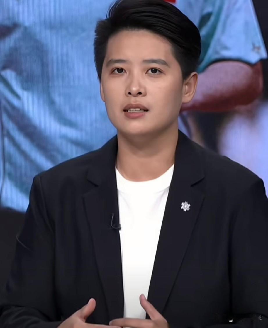 林诗栋、蒯曼为什么能4：0战胜孙颖莎、王楚钦？
顾若辰说：今天林诗栋把他的特点发