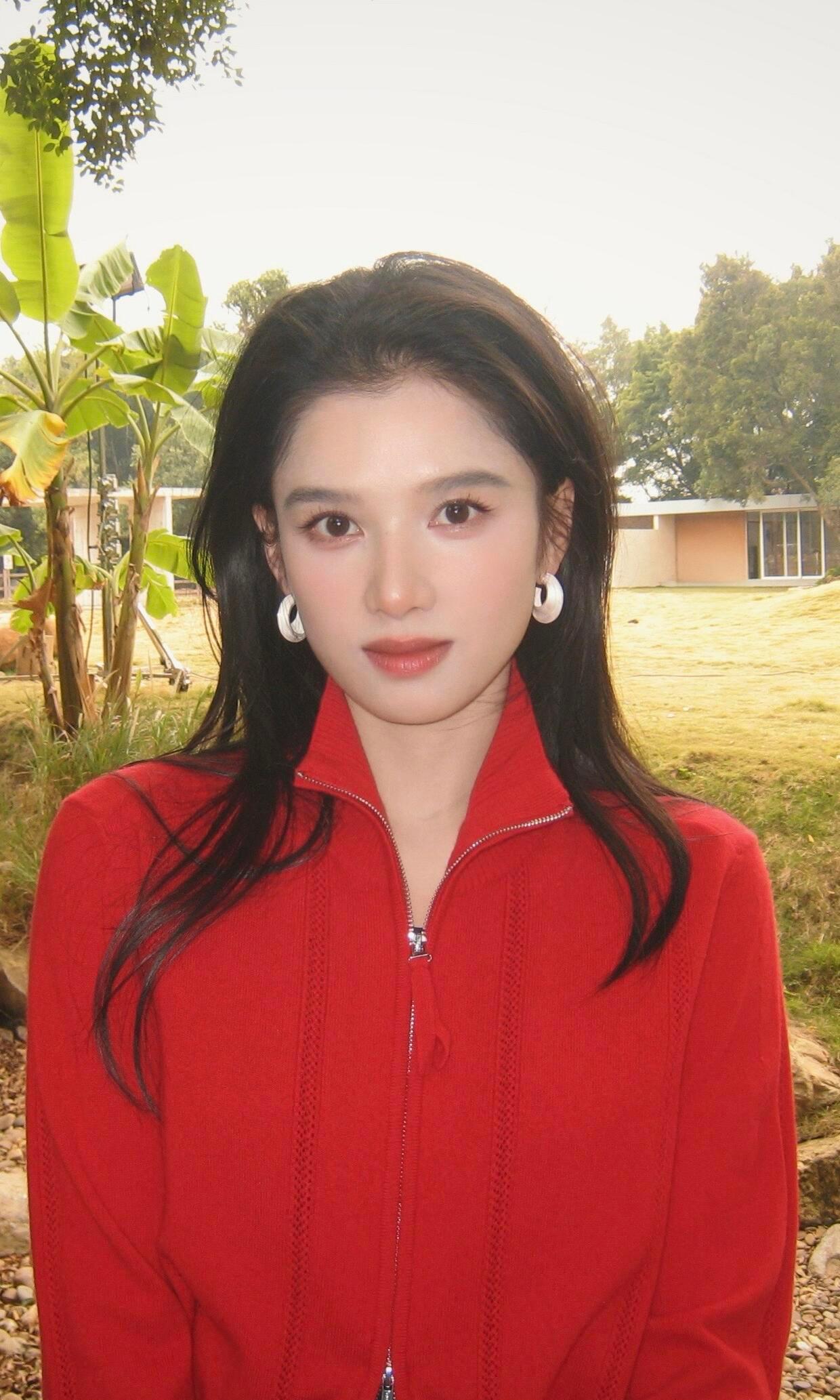 张婧仪好美丽大气的一张脸张婧仪张婧仪红色开衫