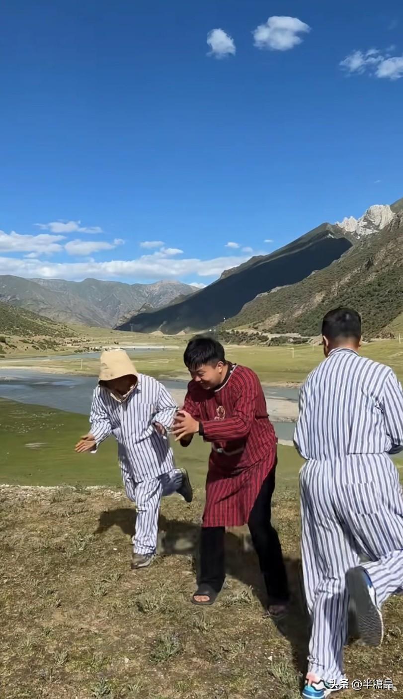 最朴素的方式，反而看到了最宏大的风景。因为他给普通人开了一扇窗，让大家觉得，这种