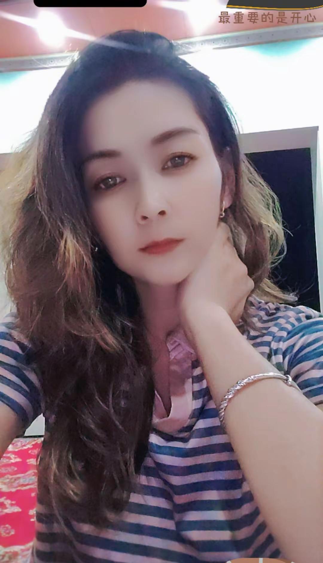 上热门发作品 心情要好生活要嗨 说不出的心酸