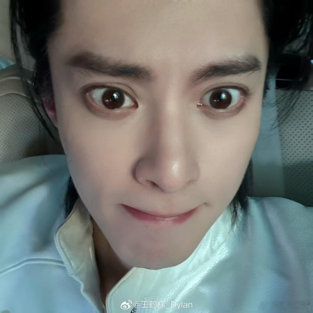 王鹤棣六张照片王鹤棣晒六张自拍照王鹤棣六张照片，帅的，[爱你][爱你] ​​​