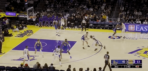 下半场开始，艾顿又来了！已经12分5篮板4助攻了，全能！ ​​​