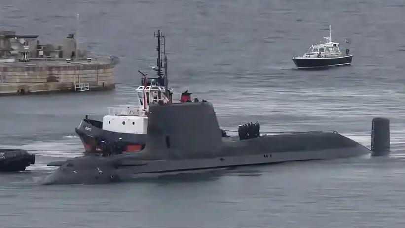 美伊对峙剑拔弩张之际，一个意想不到的身影悄悄搅动了中东局势的浑水——曾经的日不落