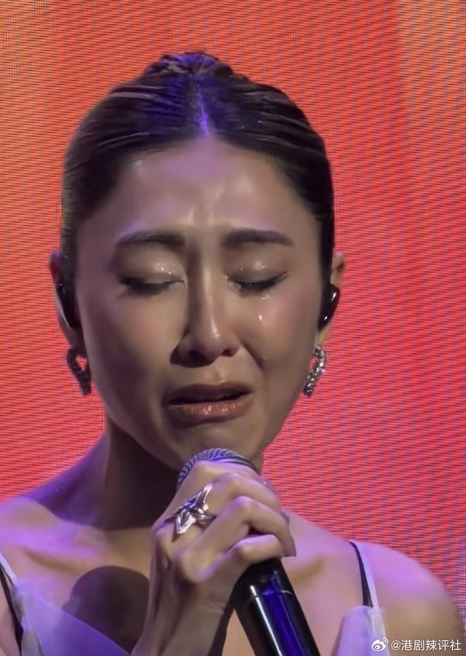 TVB两届视后胡定欣去年10月突然宣布婚讯，与外科医生陈健华（Akin）到新西兰