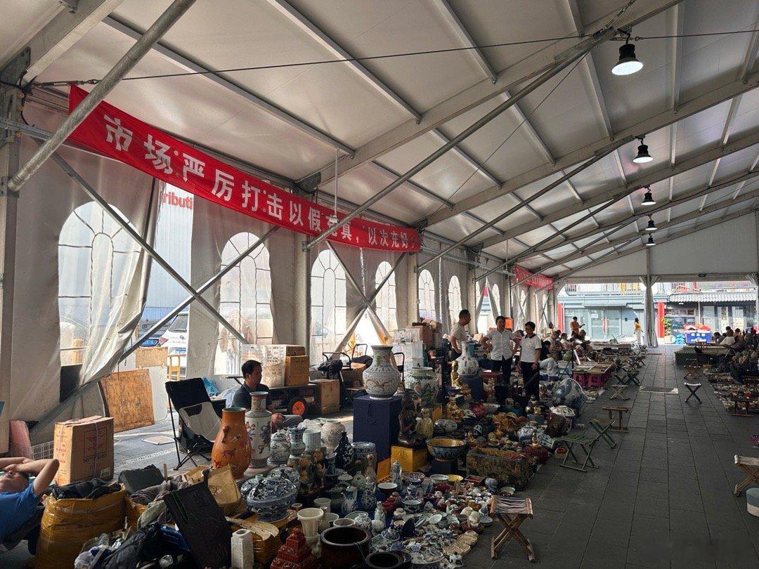 “您这宝贝，是东周的，还是西周的啊？”“要听真话，还是假话？”“当然是真话了！”