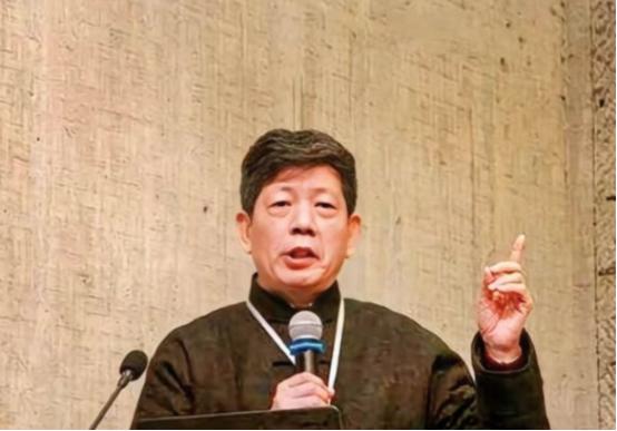 钱袋子鼓了，人心为何却空了？清华教授彭林一针见血：中国正陷入群体性迷失，举国只谈