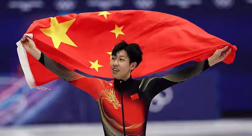 什么时候中国冬奥代表团来块金牌呀，真心等很久了。