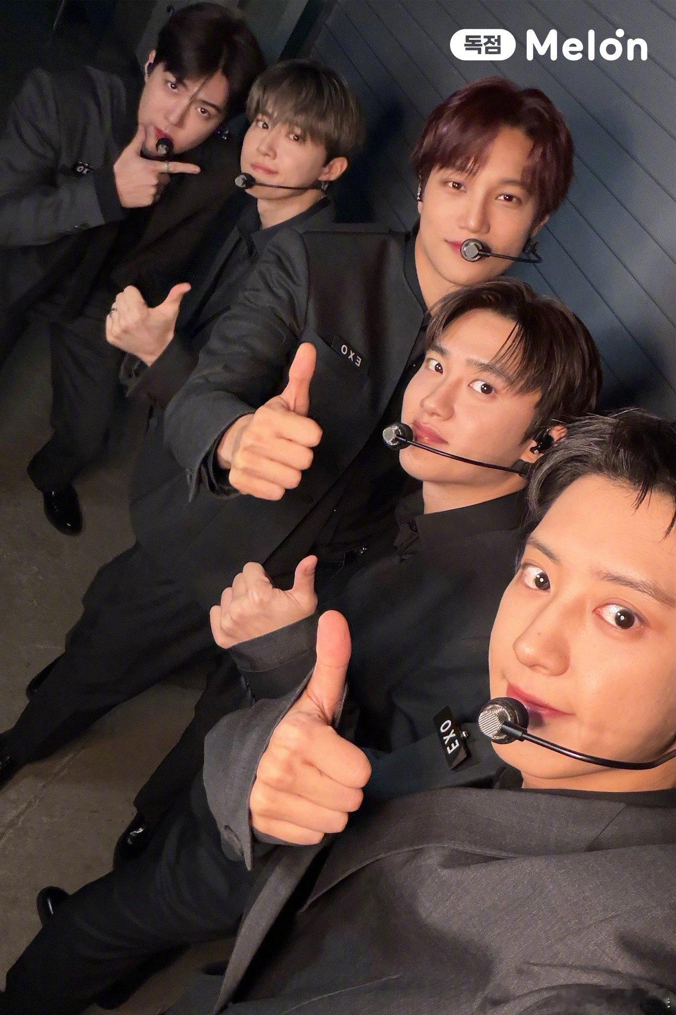 MMA更新EXO合照 MMA发了EXO幕后合照，期待年末舞台！ 