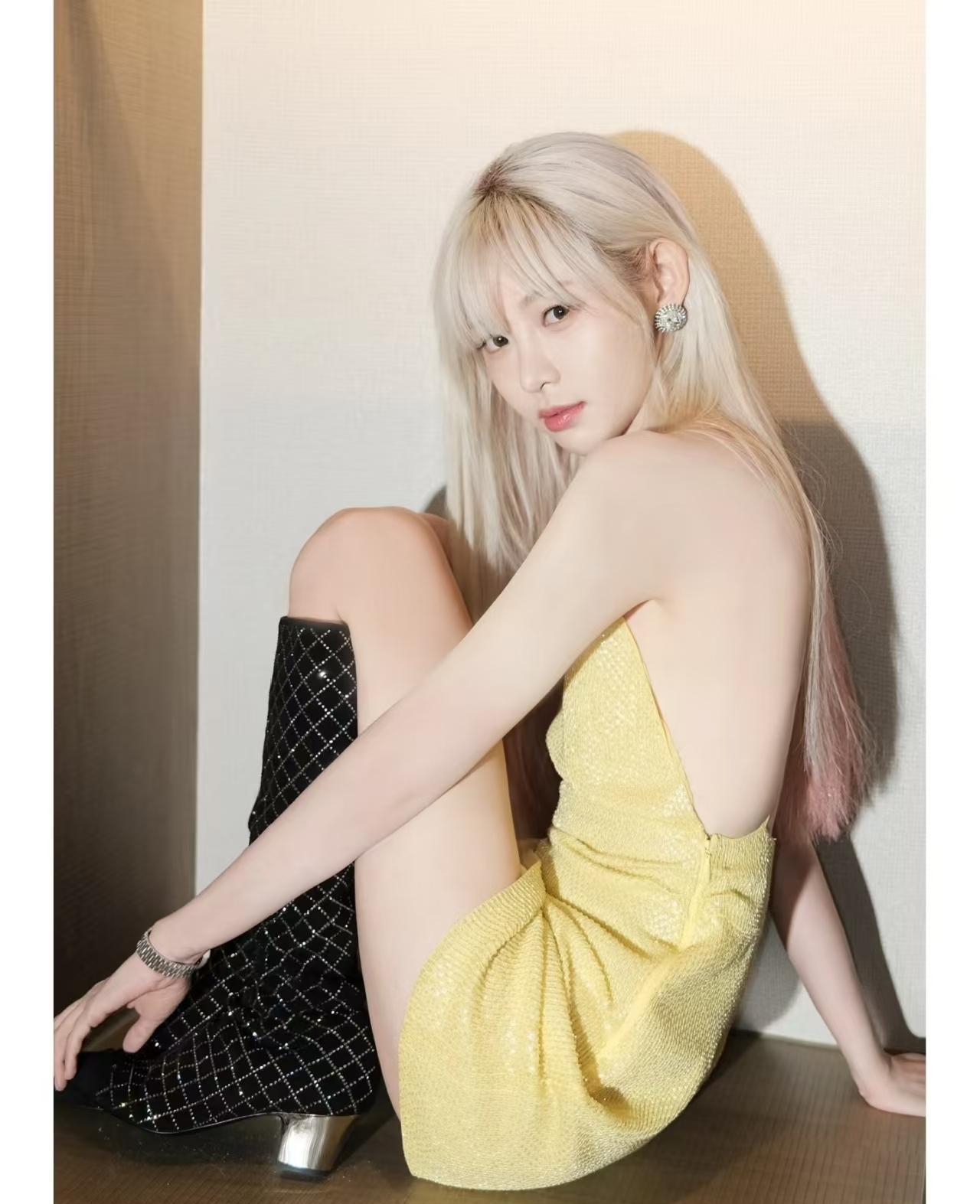 被恋综淘汰的那个女孩，刚刚让品牌方们抢破了头。
三年前，节目组给她发了拒绝信。