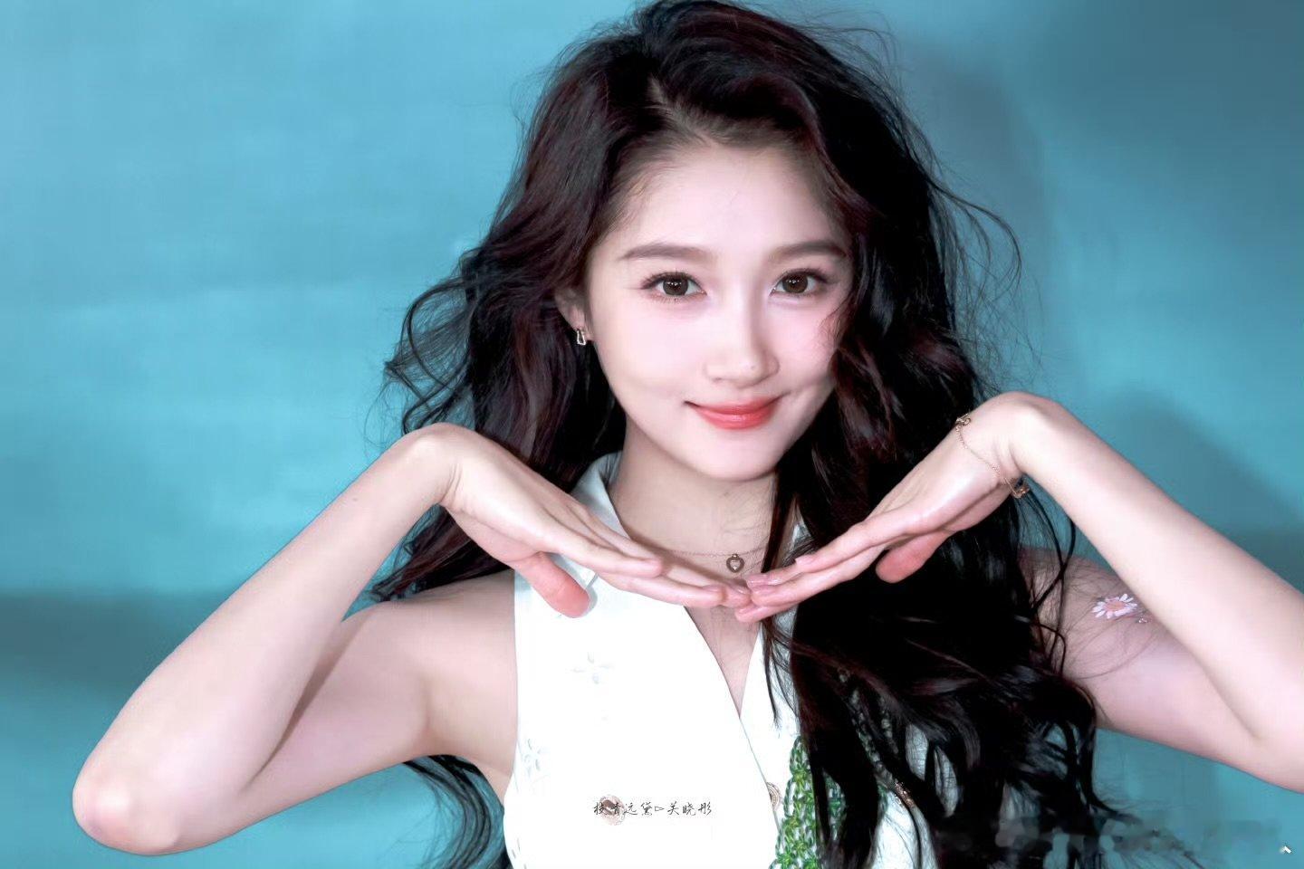 关晓彤这两天美得好吓人啊关晓彤美得吓人 这两天美得好吓人啊 ​ ​​​