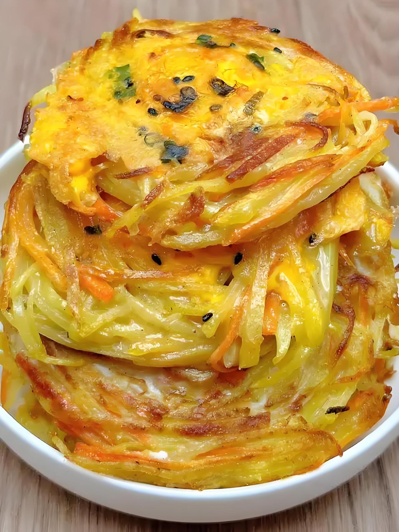 晒出我的今日美食 金黄酥脆的土豆饼，搭配香浓的芝士，每一口都是美味！🍔🧀